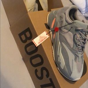Yezzy boost 700 men’s 10 and half